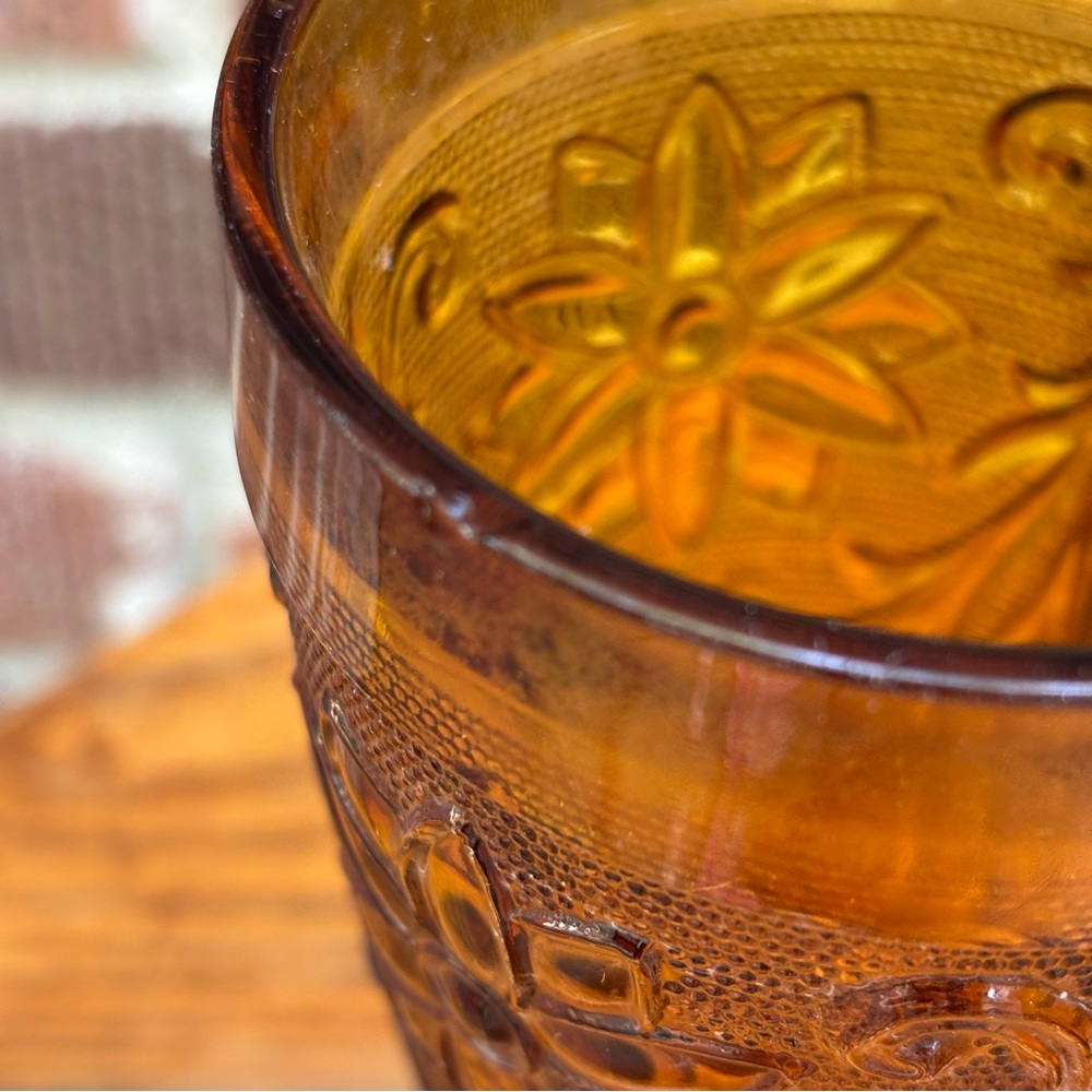 Amber glass chipped items for crafting. Aprox 4 lbs - Picture 4 of 6